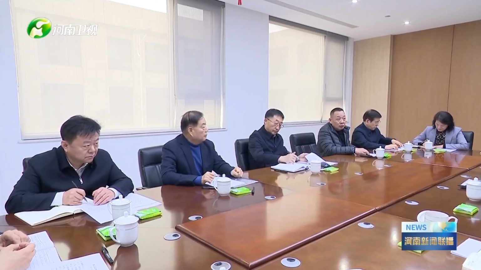 河南卫视新闻联播报道乐鱼在线登录入口,乐鱼（中国）乐鱼集团党委书记、创始人楚金甫参加省委书记刘宁在许昌召开的民营企业座谈会